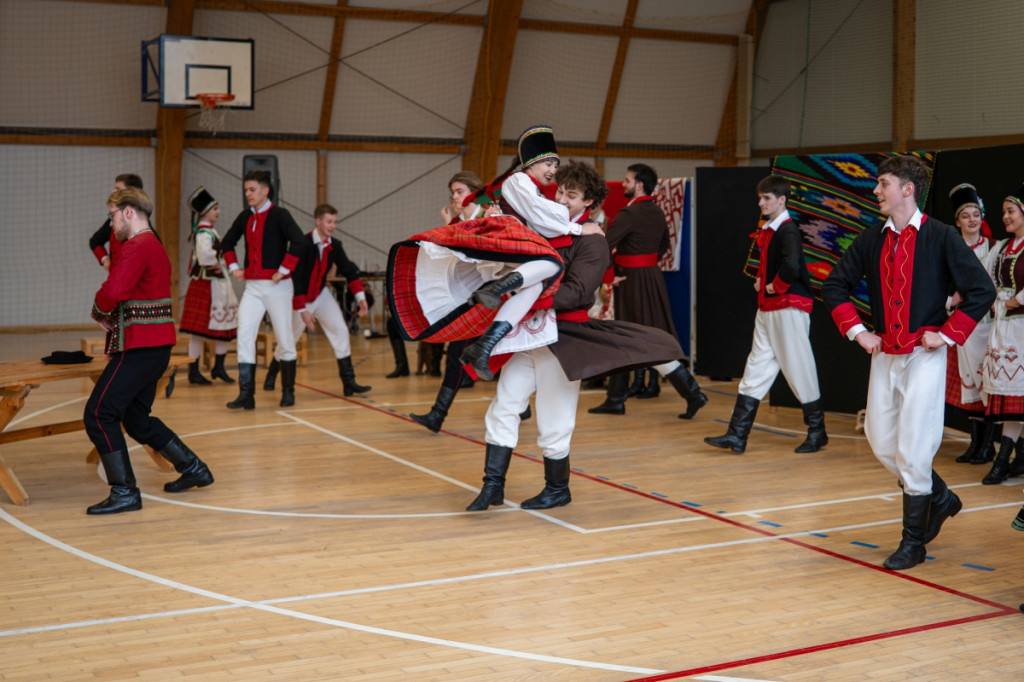 Zespół Pieśni i Tańca \