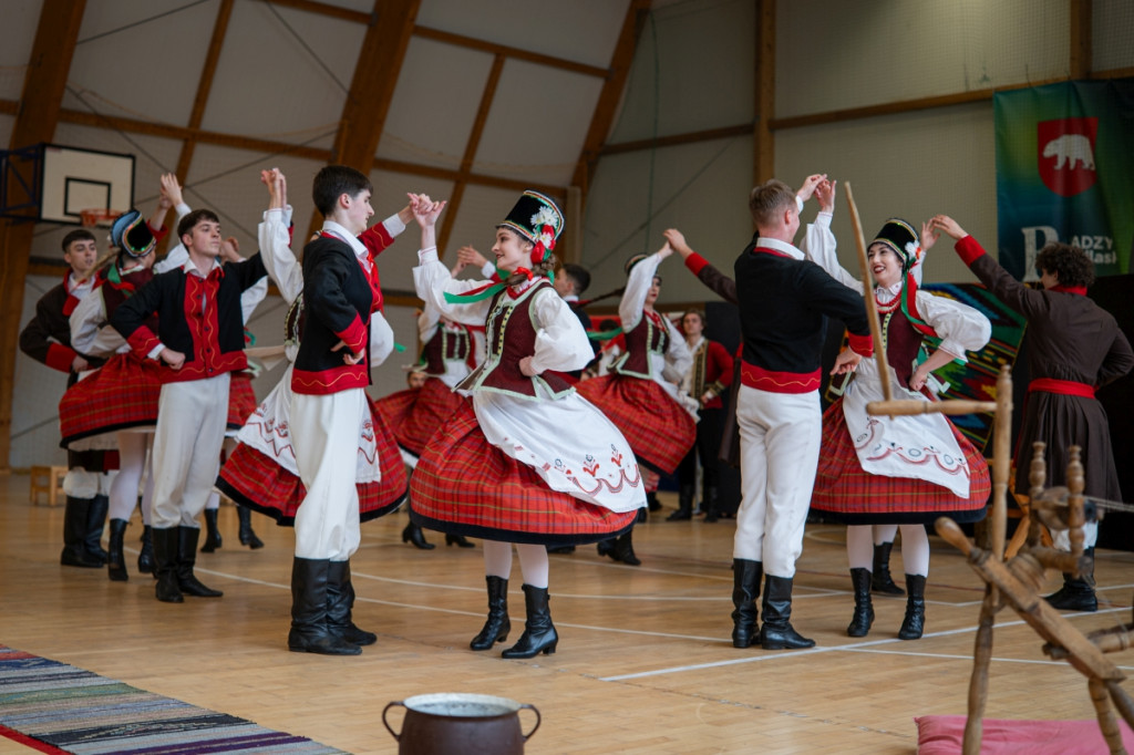 Zespół Pieśni i Tańca \