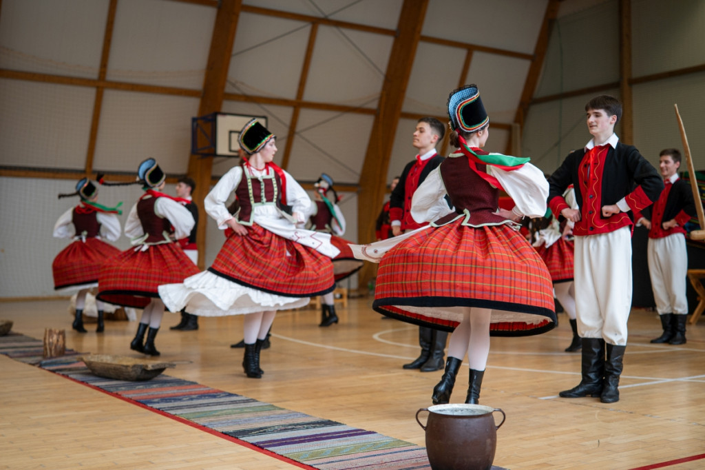 Zespół Pieśni i Tańca \