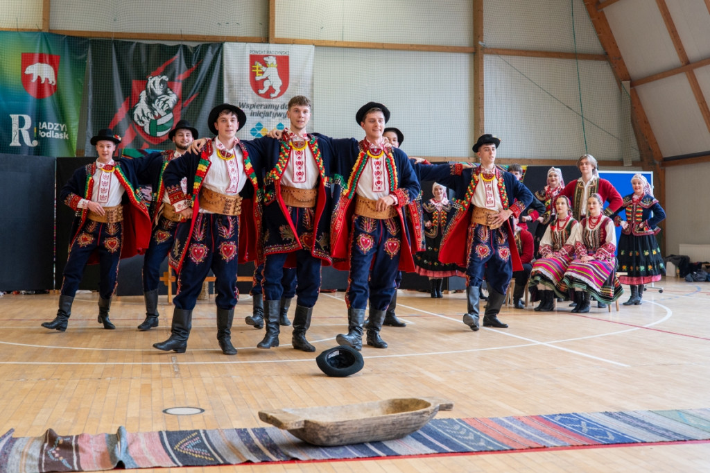 Zespół Pieśni i Tańca \
