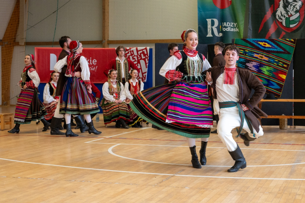 Zespół Pieśni i Tańca \
