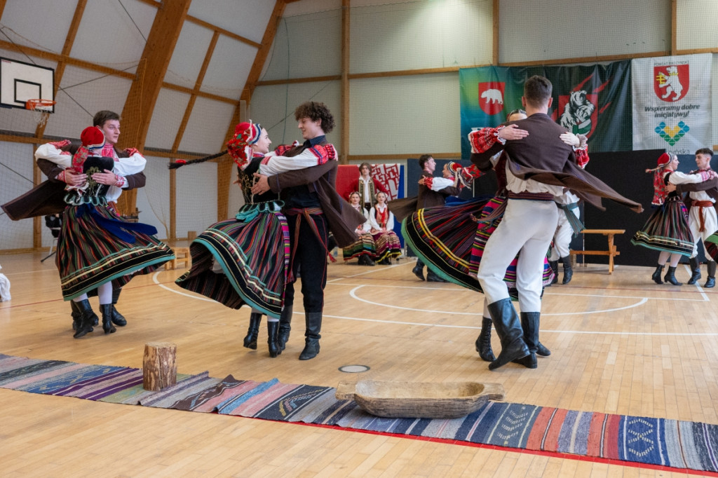 Zespół Pieśni i Tańca \