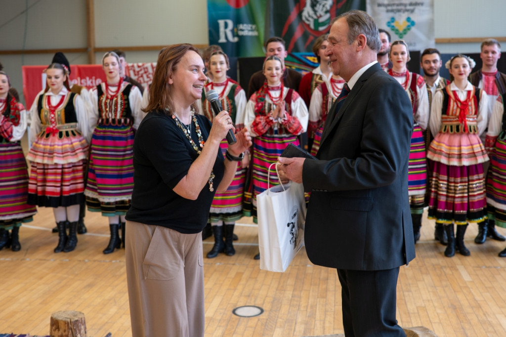 Zespół Pieśni i Tańca \