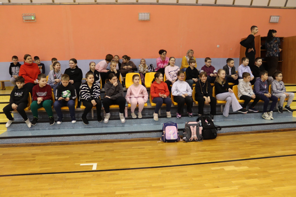 Koncert Kolęd i Pastorałek w SP w Komarówce