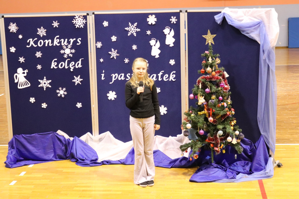 Koncert Kolęd i Pastorałek w SP w Komarówce