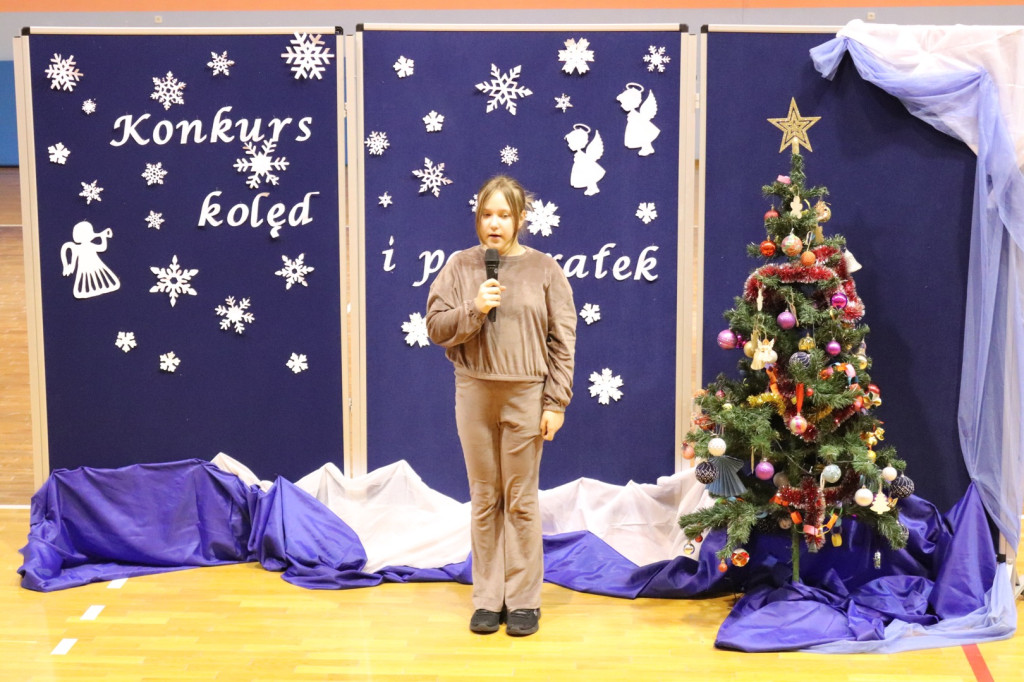 Koncert Kolęd i Pastorałek w SP w Komarówce