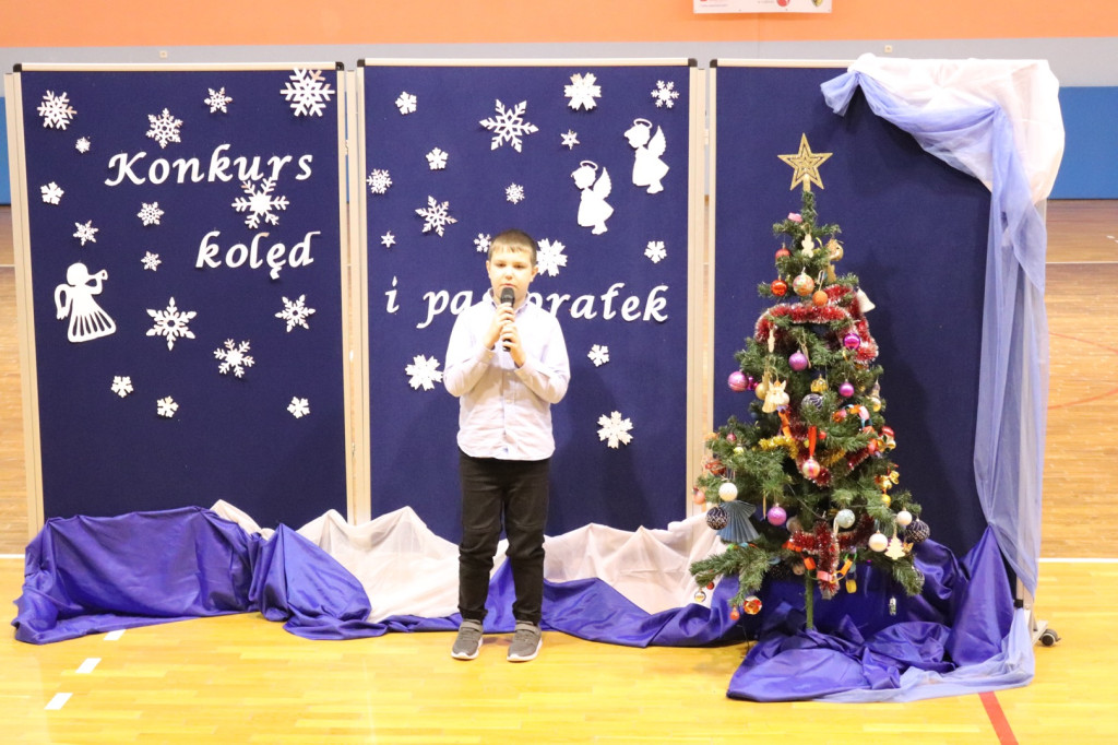 Koncert Kolęd i Pastorałek w SP w Komarówce