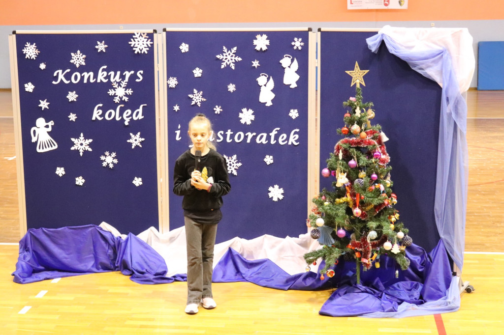 Koncert Kolęd i Pastorałek w SP w Komarówce