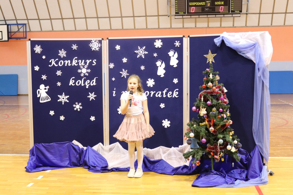 Koncert Kolęd i Pastorałek w SP w Komarówce