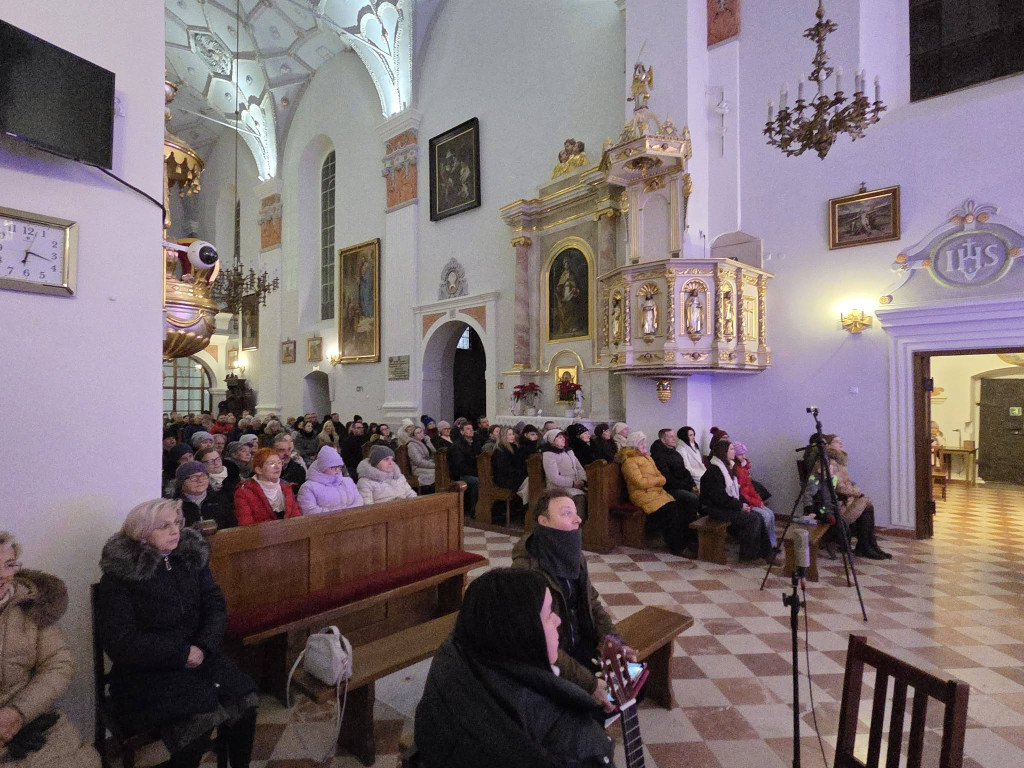 Wieczór Chwały w parafii Trójcy Św.