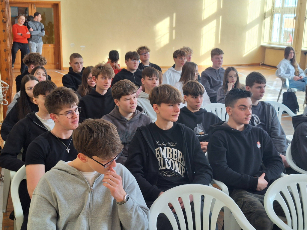 Szkolenie na temat broni w I LO