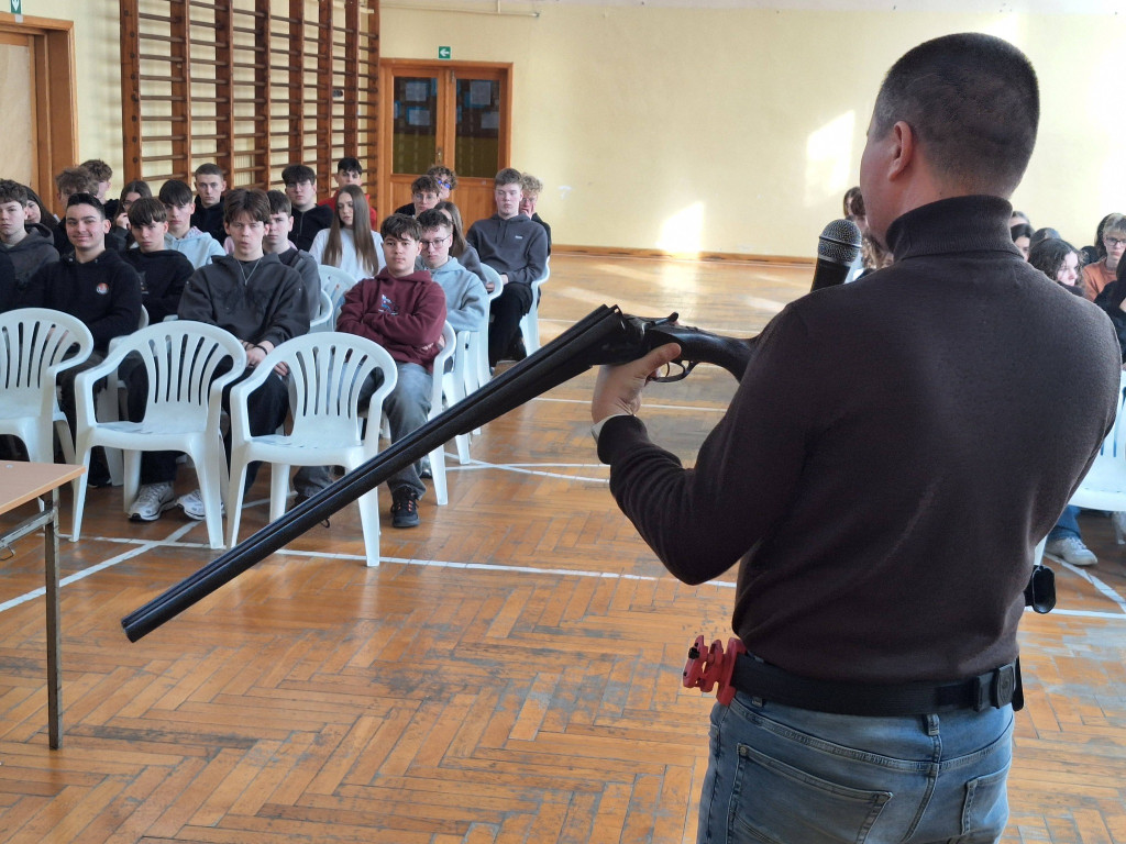 Szkolenie na temat broni w I LO