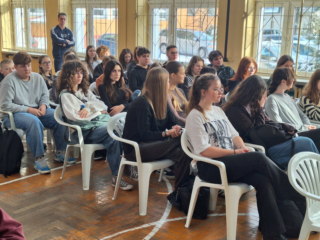 Szkolenie na temat broni w I LO