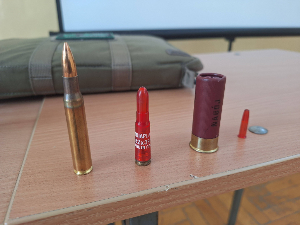 Szkolenie na temat broni w I LO