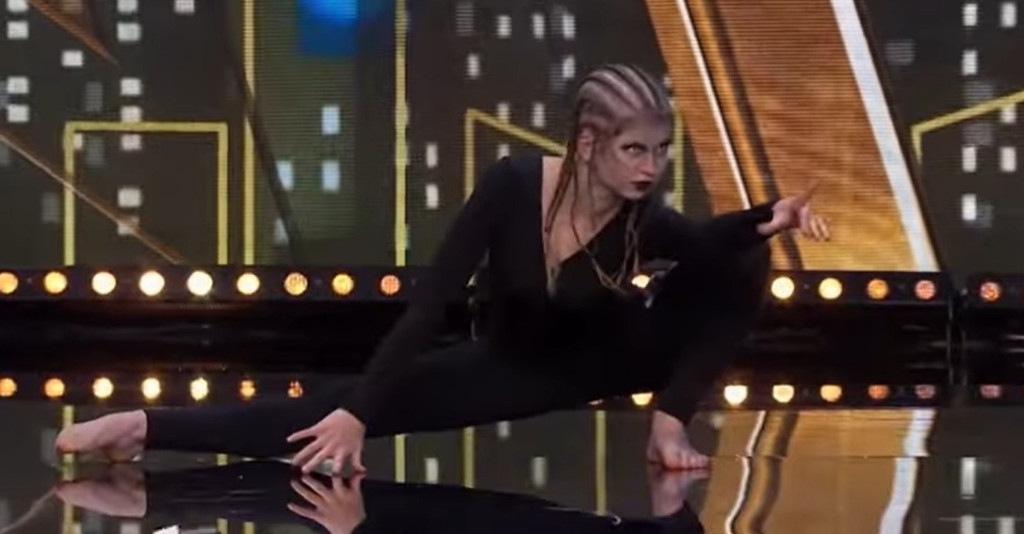 Występ Karoliny Łobacz w programie >>Mam talent<<