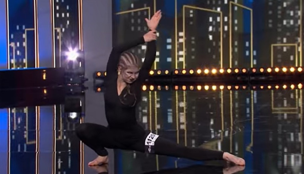 Występ Karoliny Łobacz w programie >>Mam talent<<