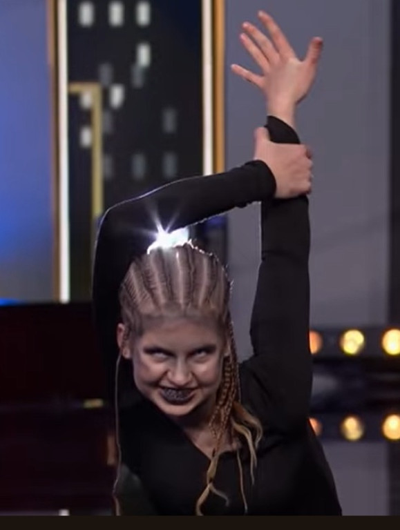 Występ Karoliny Łobacz w programie >>Mam talent<<