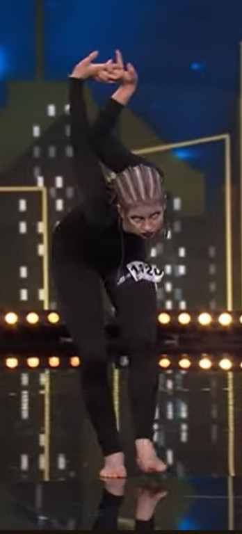 Występ Karoliny Łobacz w programie >>Mam talent<<