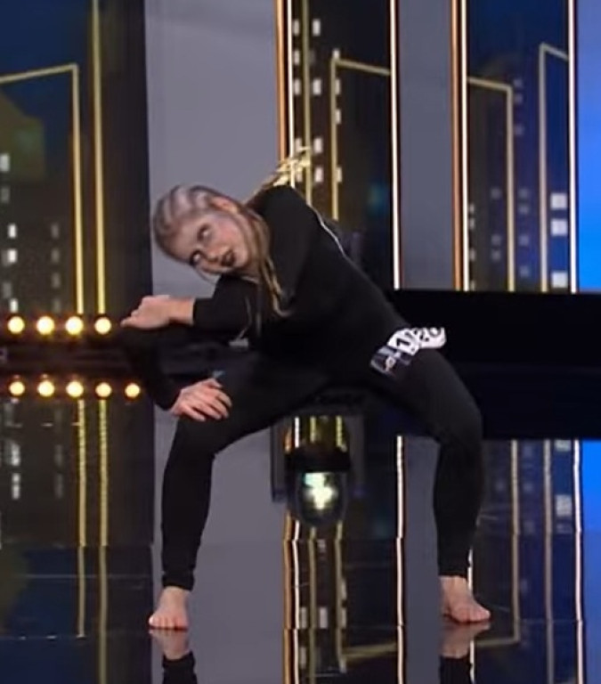 Występ Karoliny Łobacz w programie >>Mam talent<<