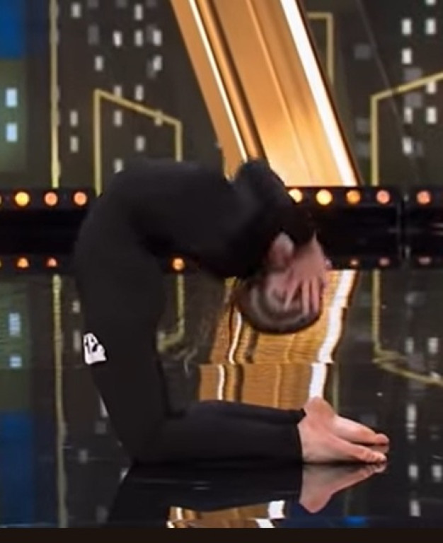 Występ Karoliny Łobacz w programie >>Mam talent<<