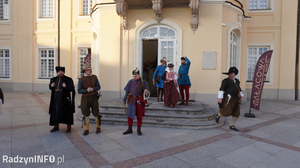 Pokaz dawnych strojów w Radzyniu