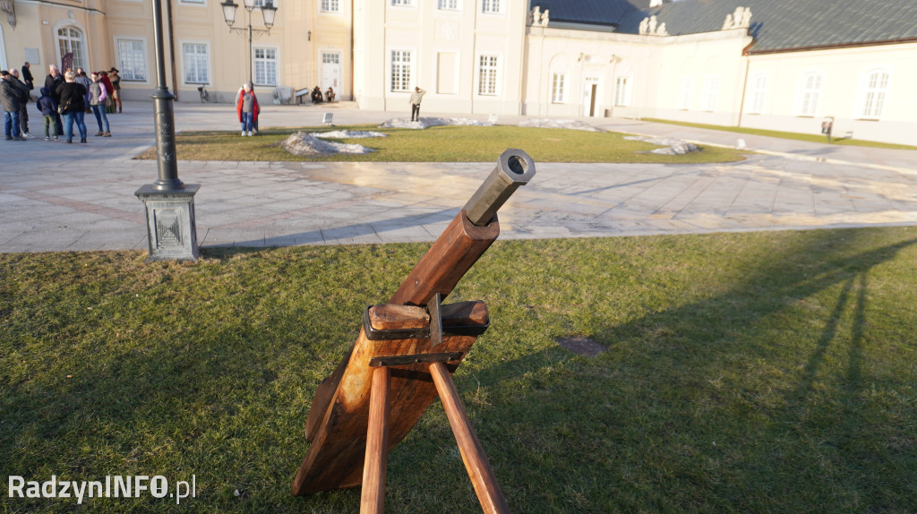 Pokaz dawnej musztry i broni