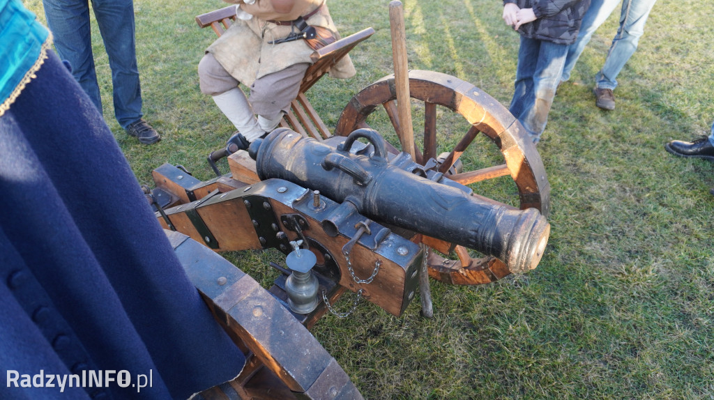 Pokaz dawnej musztry i broni