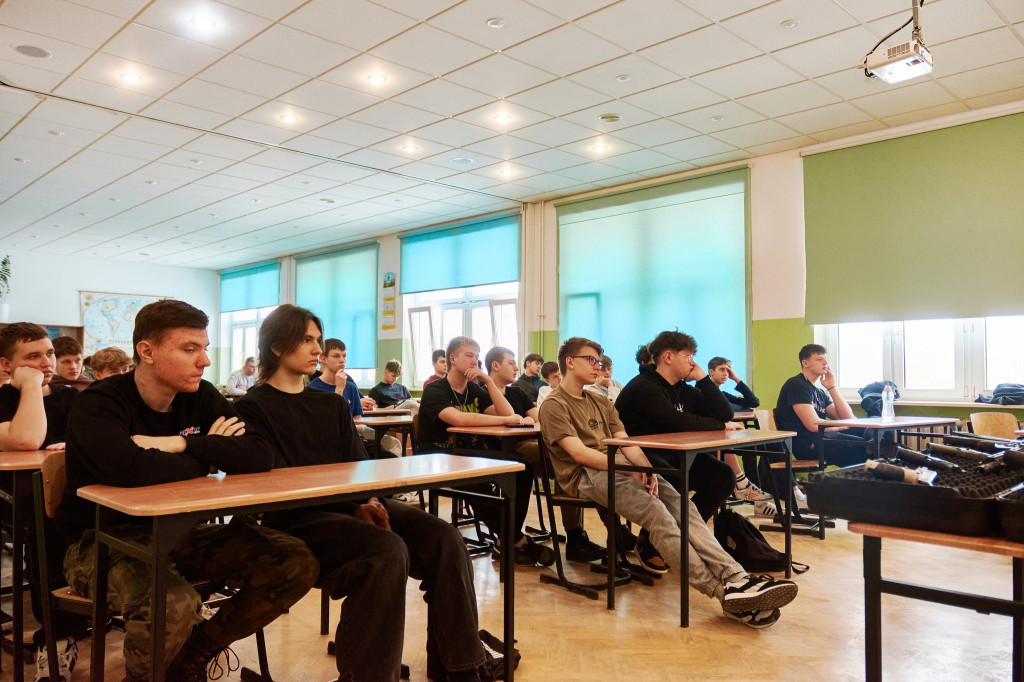 Spotkanie z instruktorem strzelectwa w ZSP