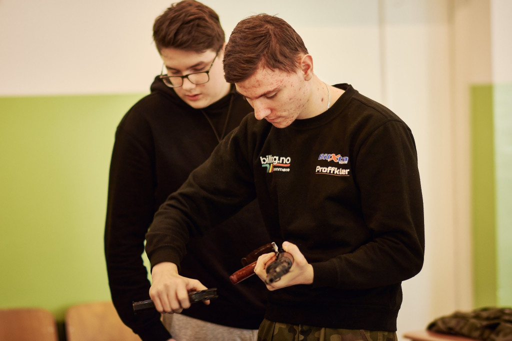 Spotkanie z instruktorem strzelectwa w ZSP