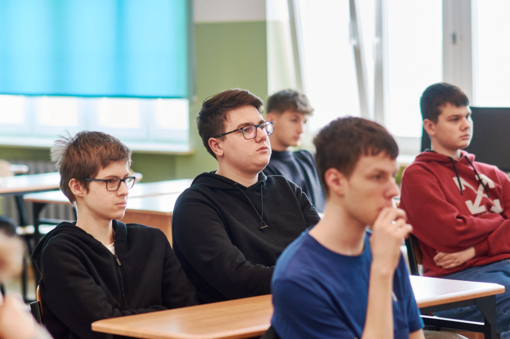 Spotkanie z instruktorem strzelectwa w ZSP