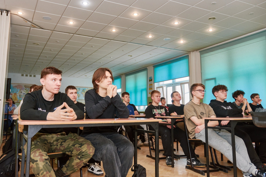 Spotkanie z instruktorem strzelectwa w ZSP