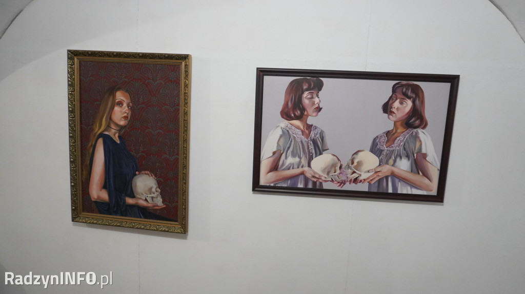 Wystawa malarstwa Oliwii Smoleń `Portret kobiety`