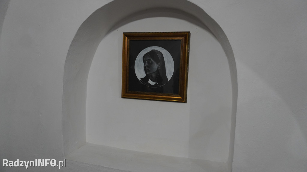 Wystawa malarstwa Oliwii Smoleń `Portret kobiety`