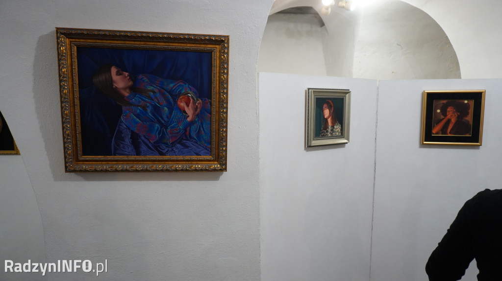 Wystawa malarstwa Oliwii Smoleń `Portret kobiety`