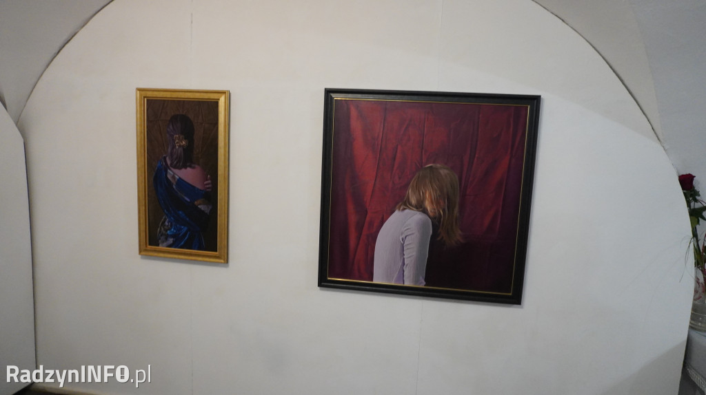 Wystawa malarstwa Oliwii Smoleń `Portret kobiety`