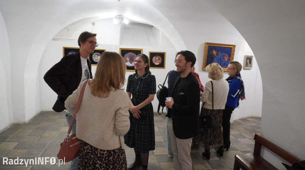 Wystawa malarstwa Oliwii Smoleń `Portret kobiety`