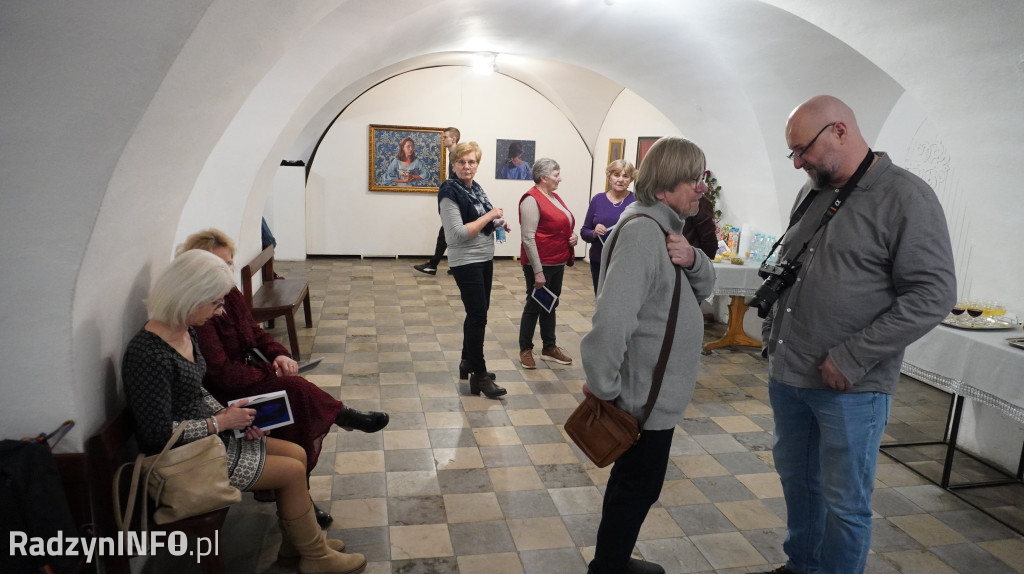 Wystawa malarstwa Oliwii Smoleń `Portret kobiety`