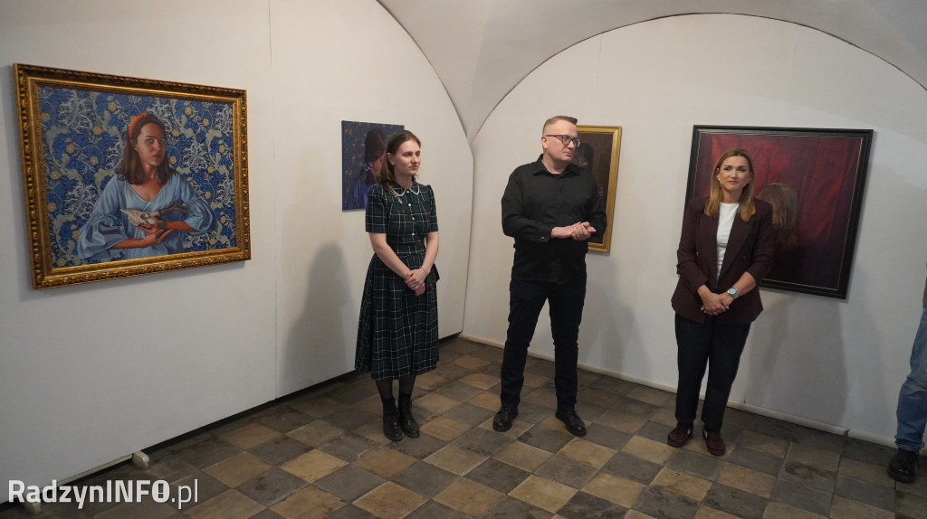 Wystawa malarstwa Oliwii Smoleń `Portret kobiety`