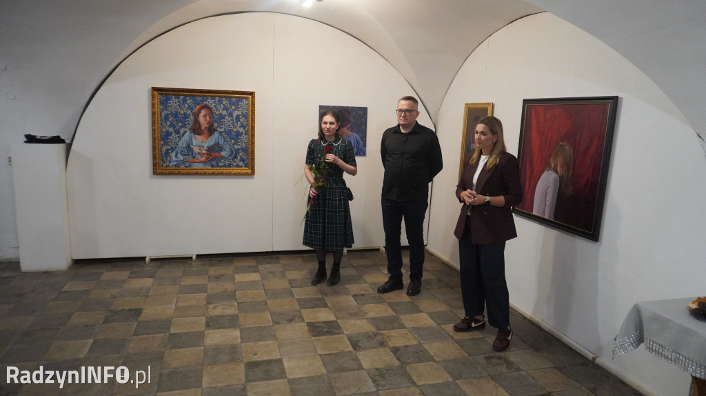 Wystawa malarstwa Oliwii Smoleń `Portret kobiety`