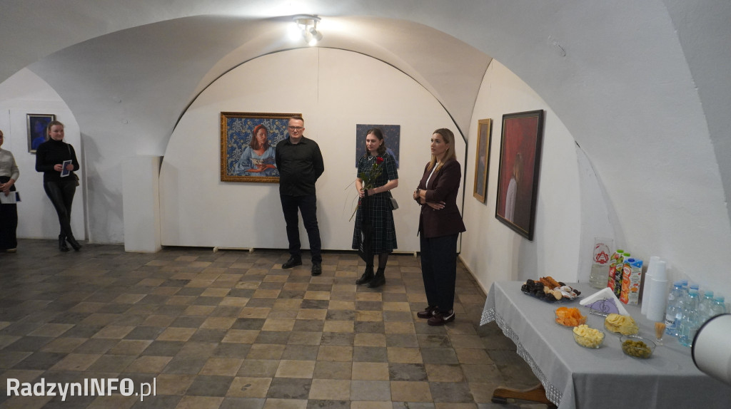 Wystawa malarstwa Oliwii Smoleń `Portret kobiety`