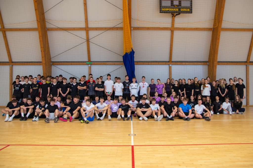 Turniej siatkówki w I LO