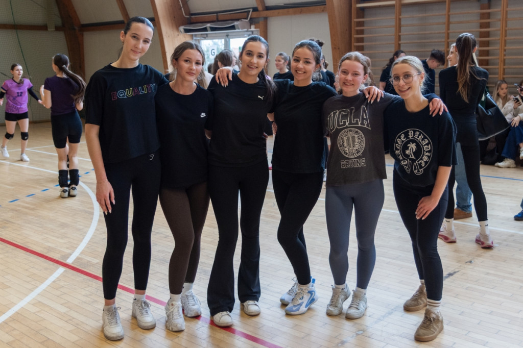 Turniej siatkówki w I LO