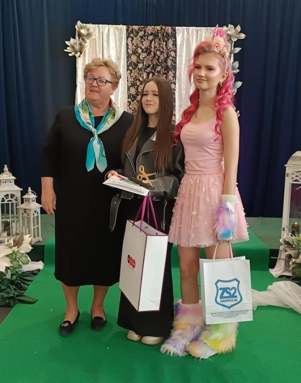 Uczennice ZSP na konkursie w Garwolinie