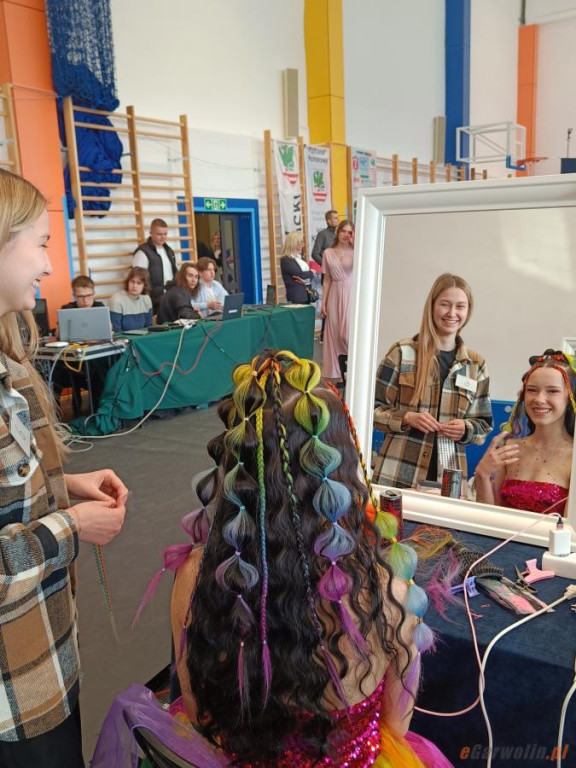 Uczennice ZSP na konkursie w Garwolinie