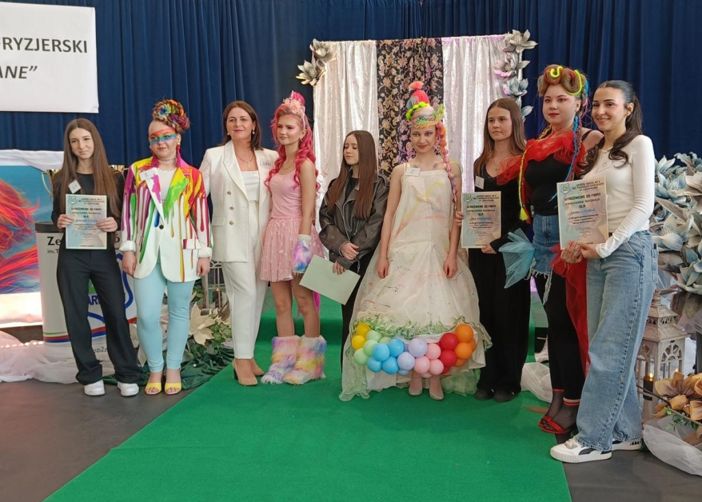 Uczennice ZSP na konkursie w Garwolinie
