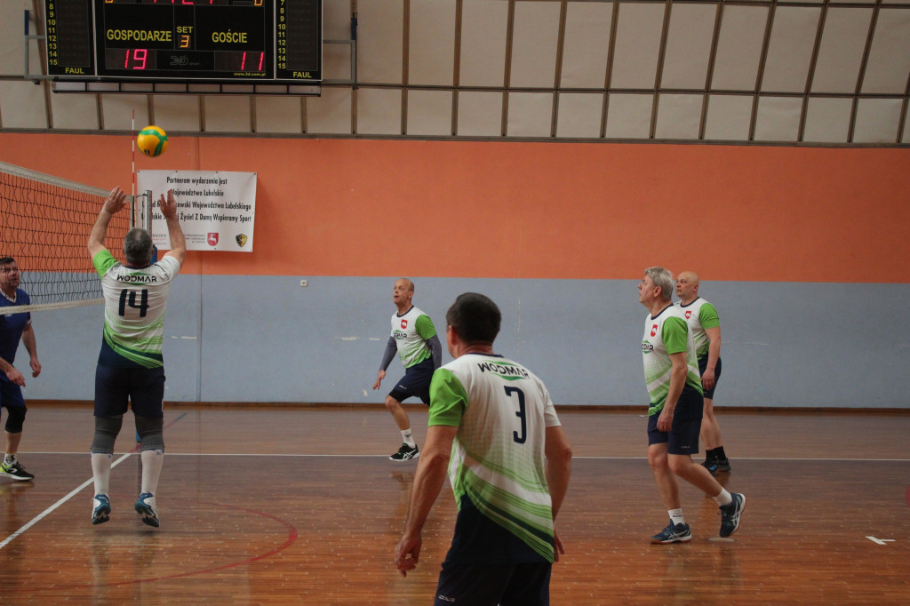 Turniej siatkówki oldbojów w Komarówce