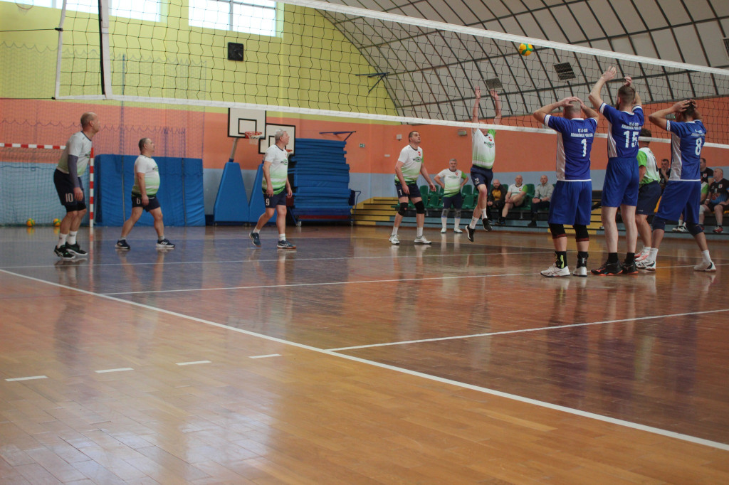 Turniej siatkówki oldbojów w Komarówce