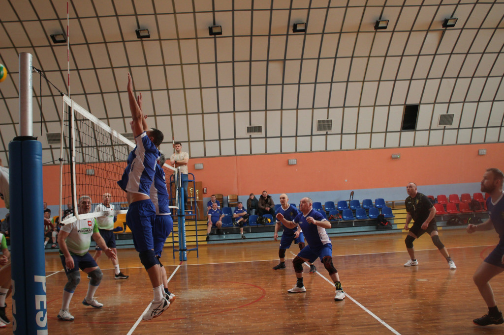 Turniej siatkówki oldbojów w Komarówce
