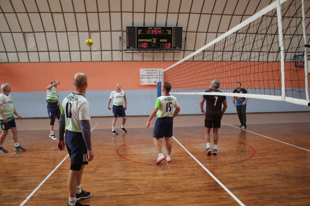 Turniej siatkówki oldbojów w Komarówce