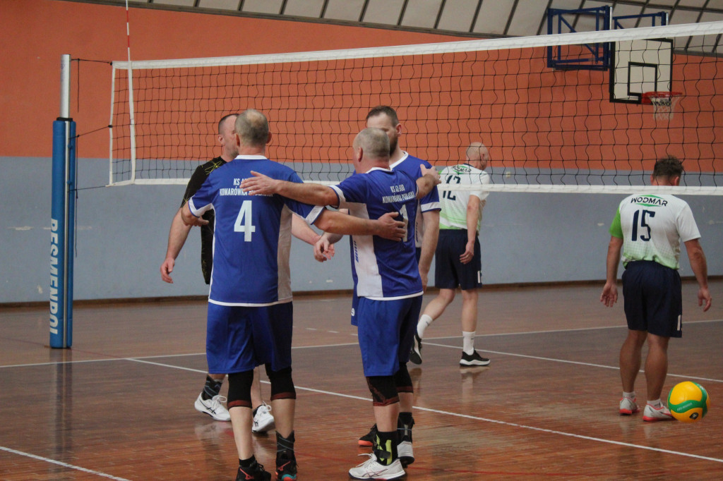 Turniej siatkówki oldbojów w Komarówce